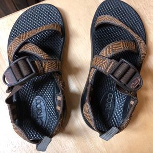 Chacos Size 1 Look like new!